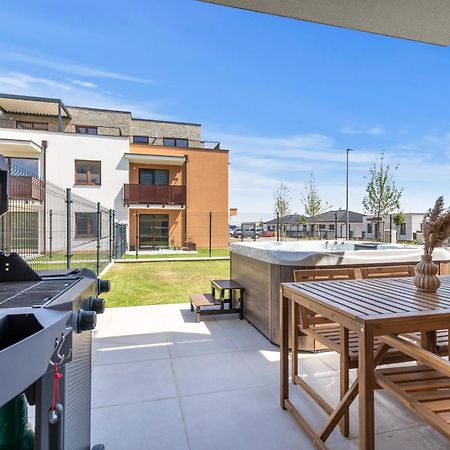 Boho Apt W Jacuzzi, Grill & Garden Modra Ngoại thất bức ảnh